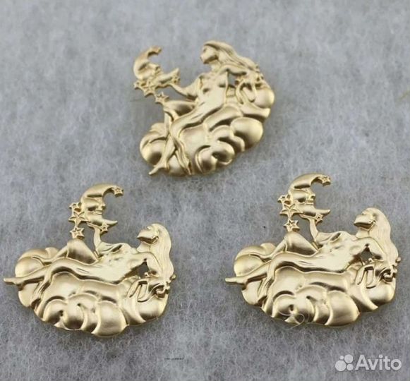 Брошь дама с полумесяцем Kirks Folly Style