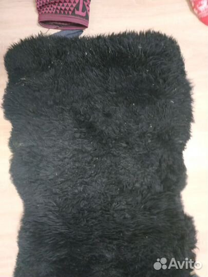 Меховая накидка на сиденье автомобиля