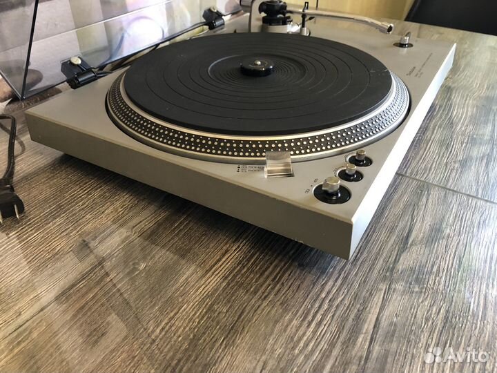 Проигрыватель винила Technics SL 1700