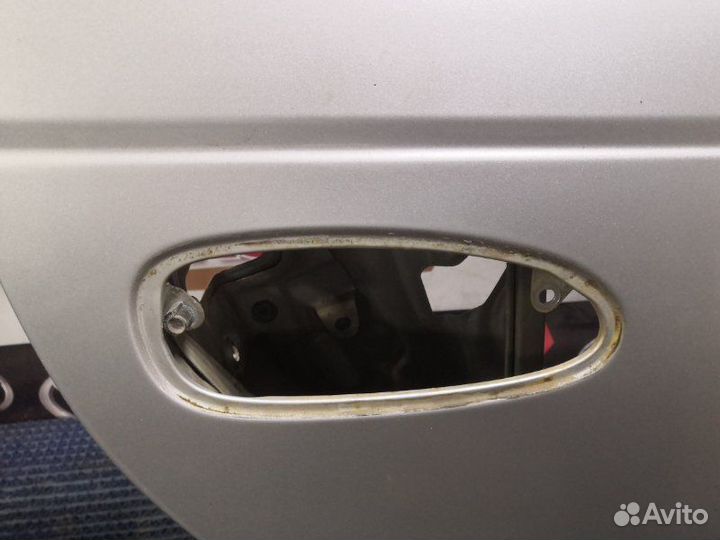 Дверь боковая задняя правая Toyota Avensis CDT220L