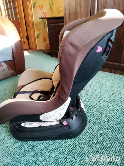 Автомобильное кресло