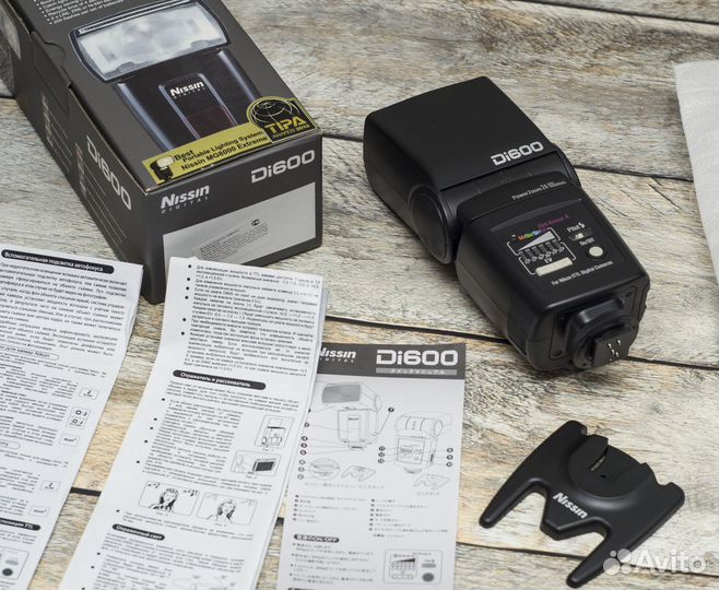 Внешняя вспышка Nissin DI600 для Nikon