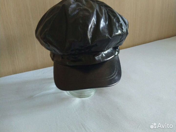 Кепка женская лак