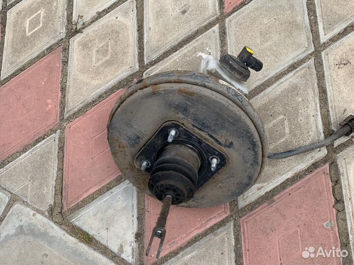 Вакумный усилитель тормозов Renault Logan 1