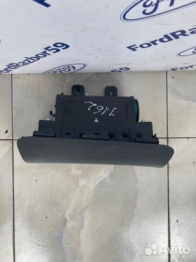 Подушка безопасности в торпедо Hyundai Santa Fe CM