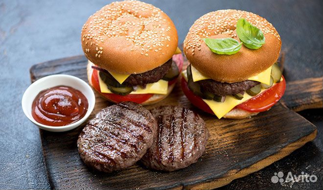 Повар в бургерную