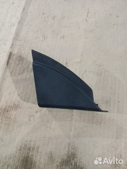 Накладка (кузов внутри) передняя правая Toyota