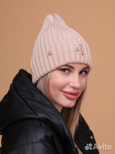 Шапка женская молодежная