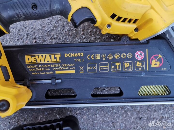 Нейлер Dewalt DCN692