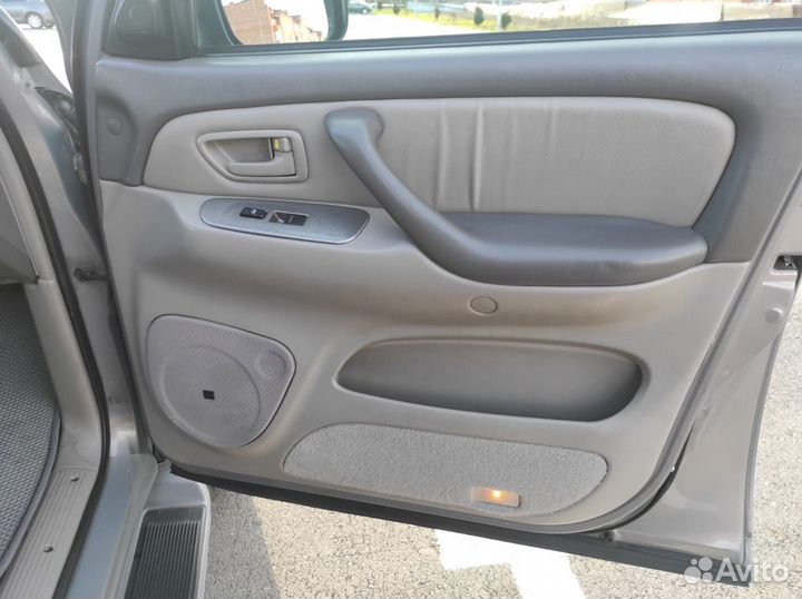 Toyota Sequoia 4.7 AT, 2002, 232 000 км