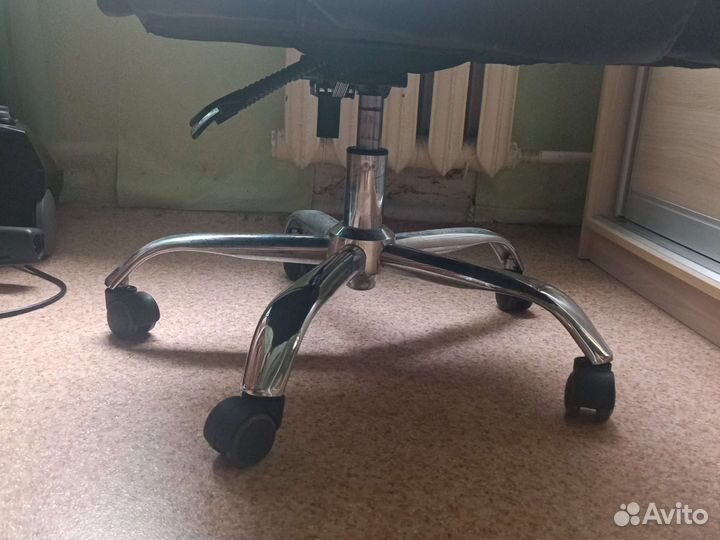 Офисное кресло руководителя бу кожаное