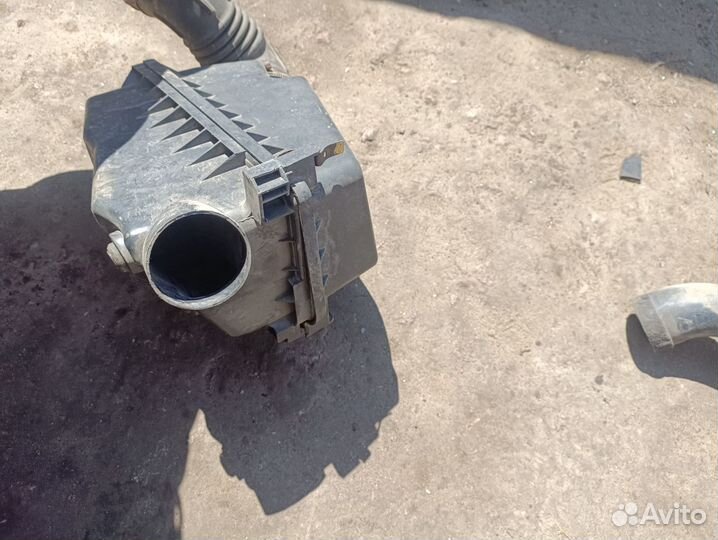 Корпус воздушного фильтра Geely Emgrand EC7