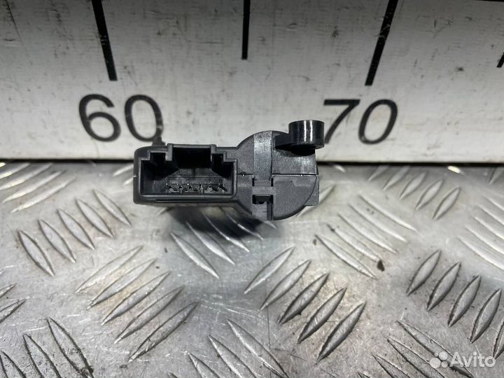 Б/У Моторчик заслонки отопителя Фольксваген#003