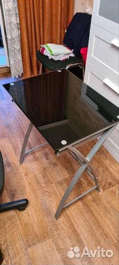 Стол для ноутбука
