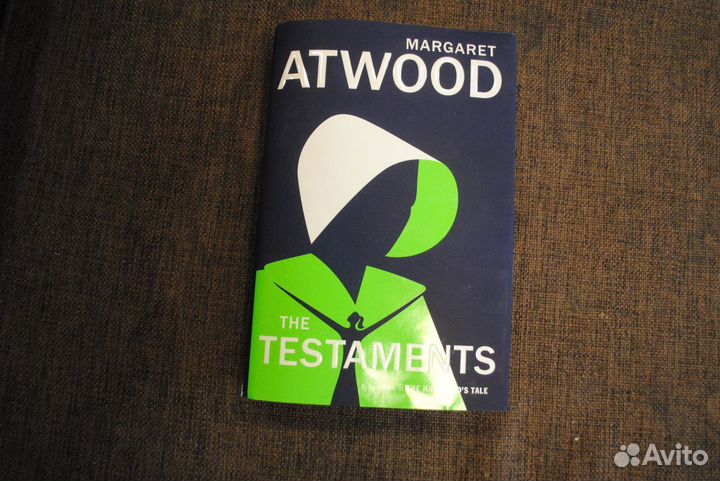 Книга Маргарет Этвуд Заветы на английском