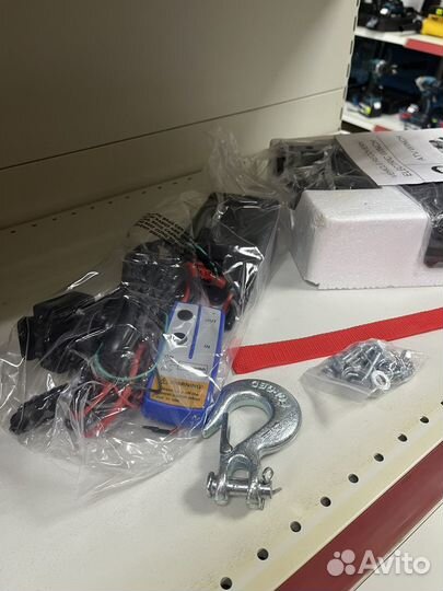 Лебедка Electric Winch 3000 lbs 12V стальной трос