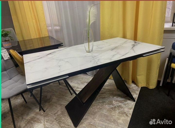 Стол обеденный