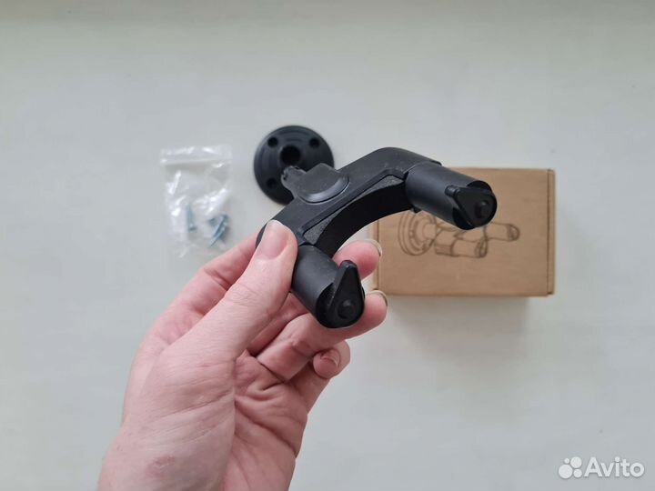 Настенный держатель для гитары