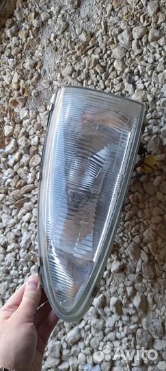 Стекло фары акцент