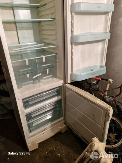 Продам холодильник
