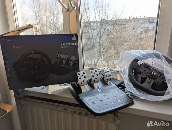Игровой руль и педали Logitech G 923