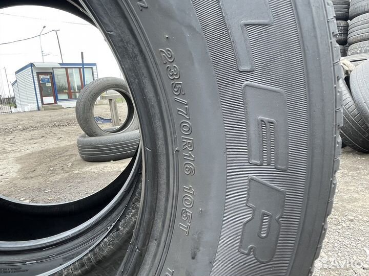 Bridgestone Dueler H/T D689 235/70 R16 105T