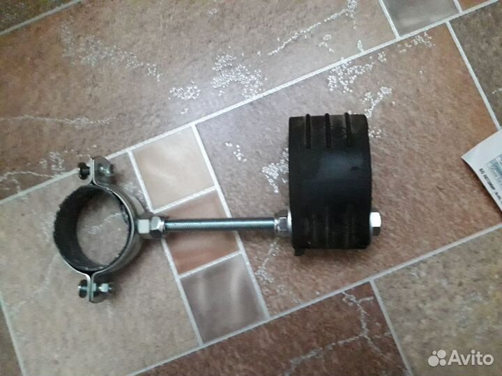 Ремонт кронштейна глушителя BMW X1 I 2009-12