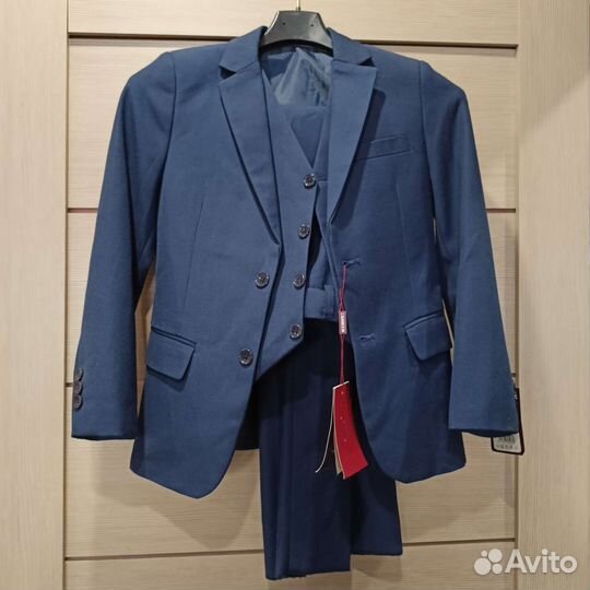 Костюм школьный новый на мальчика