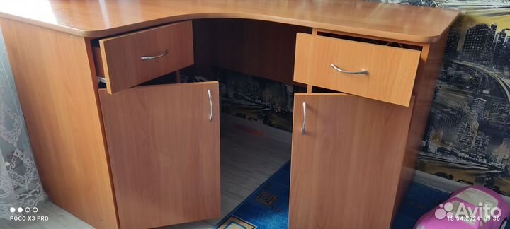 Письменный стол и полка