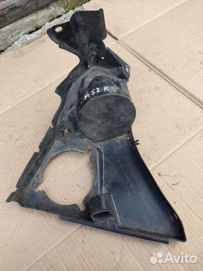 Щиток моторного отсека правый bmw е39