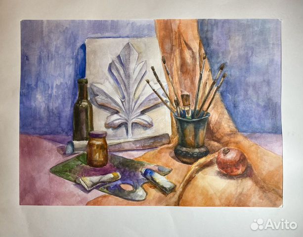 Натюрморт на фоне гипсовой розетки