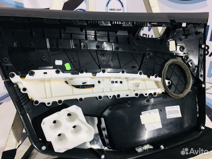 Обшивка двери передняя правая Peugeot 308 1.6 EP6