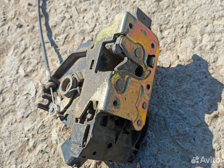 Замок двери ford focus 1 правый задний
