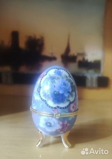 Шкатулка яйцо