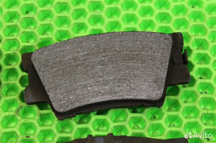 Тормозные колодки заднее Toyota Rav4 ACA30 1AZ-FE