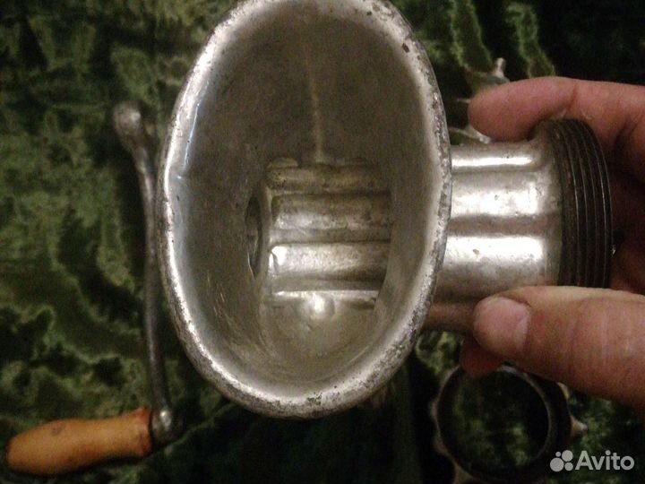 Мясорубка ручная чугунная