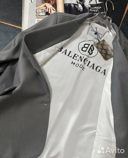 Balenciaga Пиджак женский новый