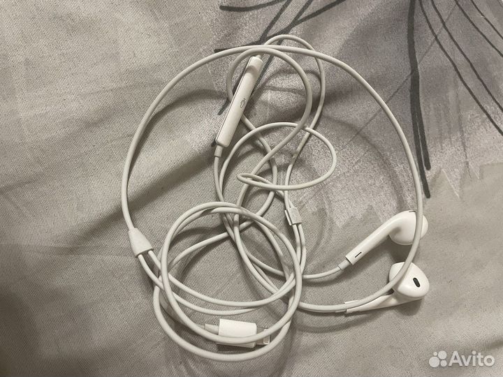 Наушники с микрофоном Apple EarPods