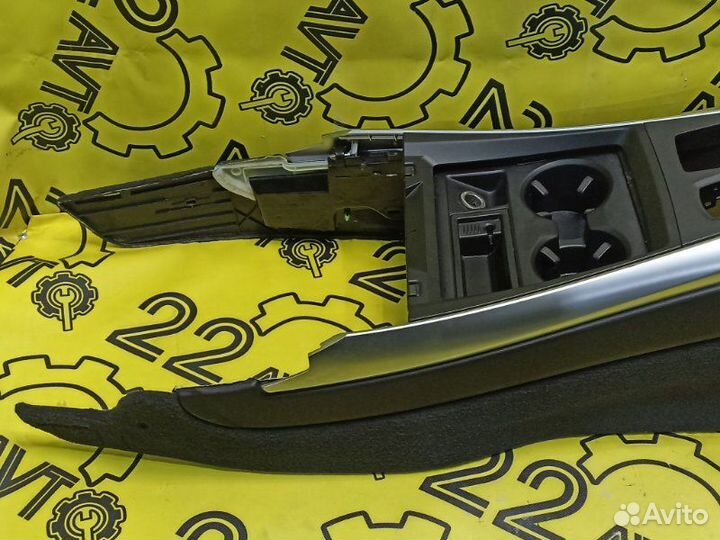 Подлокотник Bmw X5 E70 N55B30A 2011