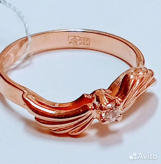 Золотое кольцо с фианитом 17р