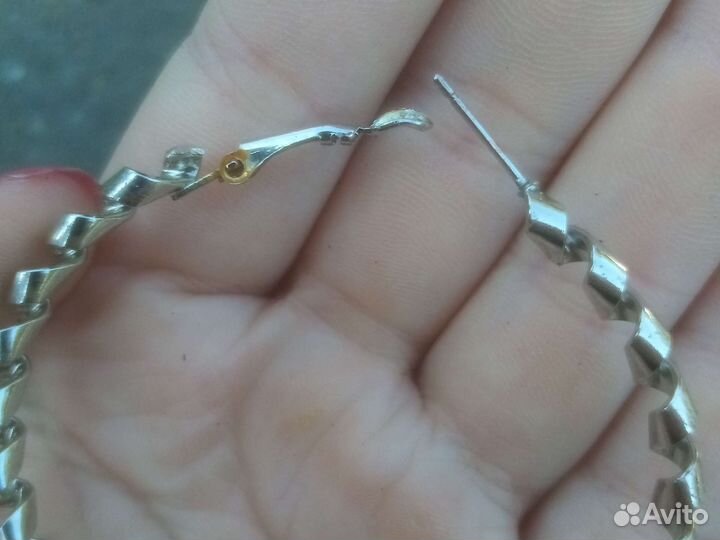 Серебряная серьга