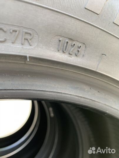 Goodyear EfficientGrip Performance 225/55 R17 97V