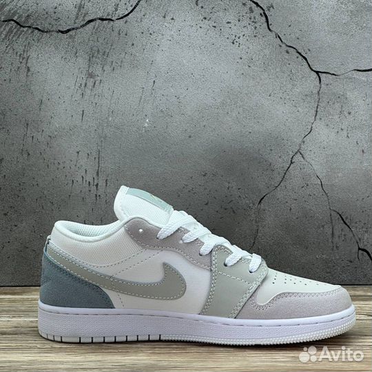 Кроссовки женские и мужские Nike Air Jordan 1 Low