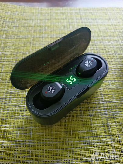 Наушники беспроводные вакуумные с pover bank