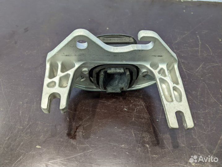 Опора АКПП левая Renault Arkana