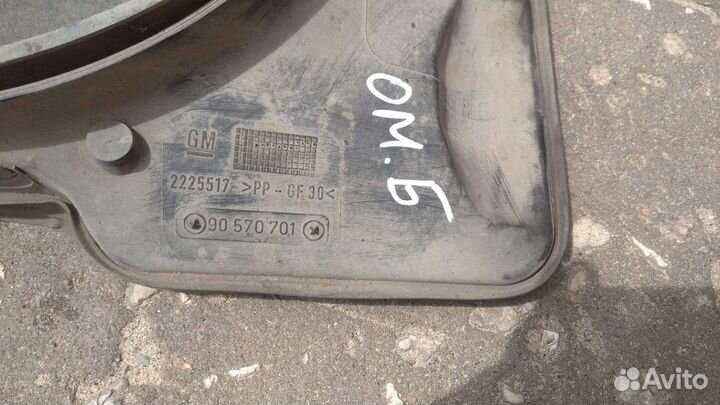 Диффузор с вентилятор радиатора. Opel Omega B.1995