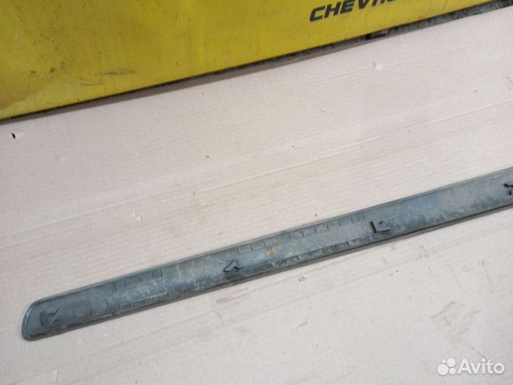 Молдинг передний левый Шевроле Лачетти