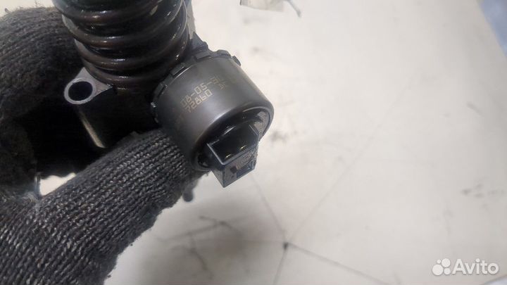 Форсунка топливная Volkswagen Touran, 2009