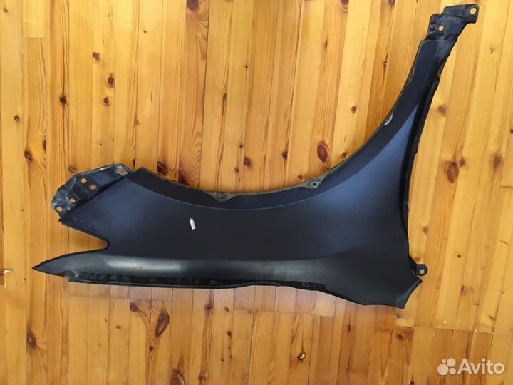 Крыло Тойота Камри 50