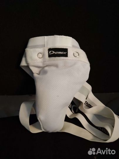 Хоккейная защита паха